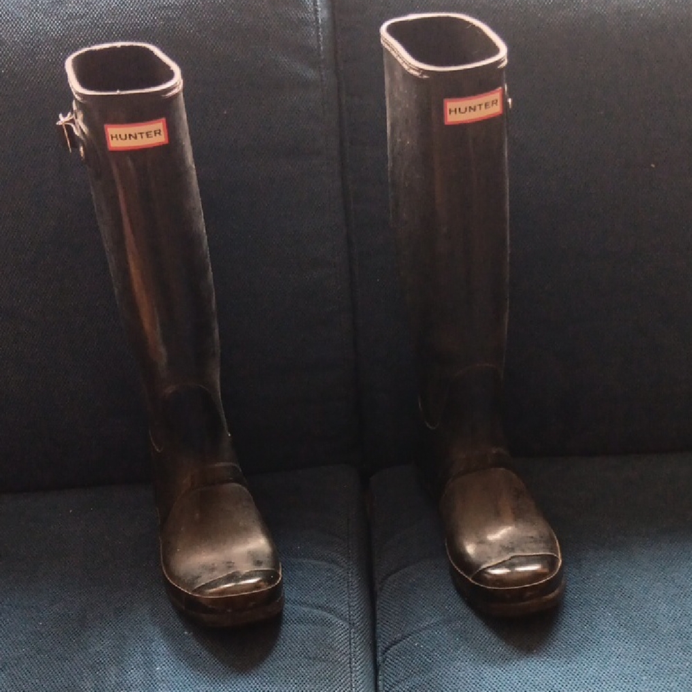 Hunter Sleek Black Green Cast Waterproof Boots 8 Women 7 Men